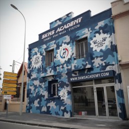 SKMS Academy - Façade peinte à la bombe aérosol